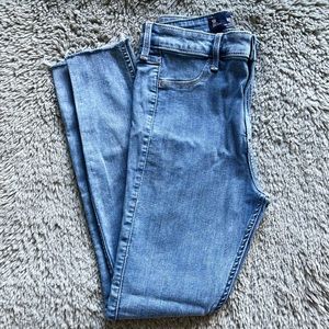Hollister High-Rise Crop Jean Legging (NWOT)